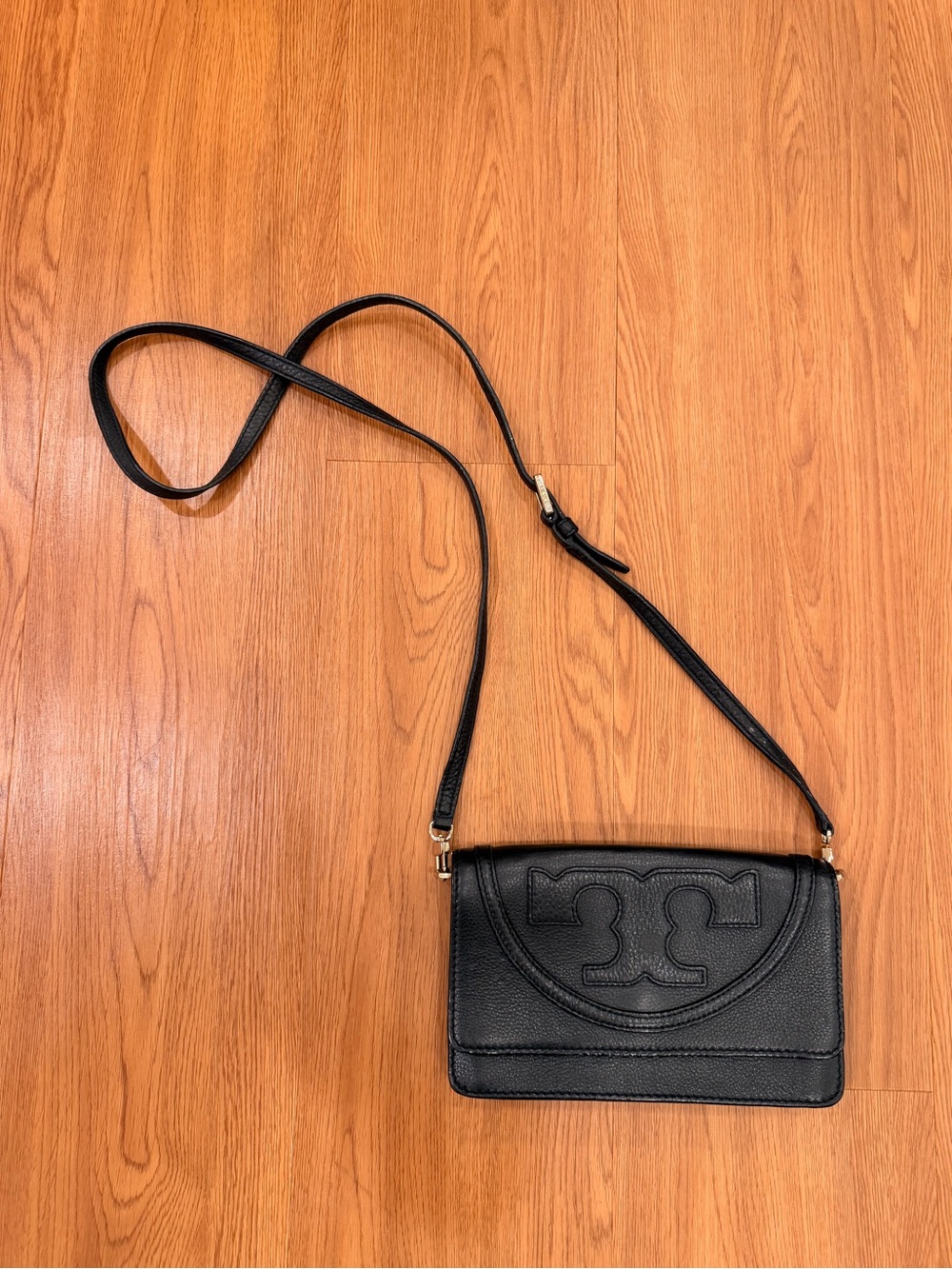 Tory Burch Black Leather Crossbody Bag with Quilted Logo Detail